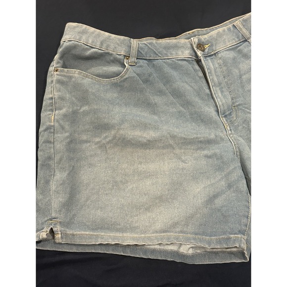 Terra & Sky Womens Light Wash Denim Jean Shorts Plus Size 5 Inch Inseam - Picture 9 of 12